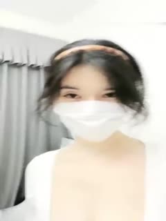 【軟綿綿無力】超白皙美乳妹子道具自慰大秀，揉搓大奶特寫，自慰器抽插無毛小粉穴，淫叫聲不斷