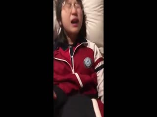 【網曝熱門事件_制服蘿莉】河南實驗中學眼鏡蘿莉史上最全性愛甄選，吃雞啪啪高手全能，